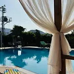 Couette-café Bybassios 3*