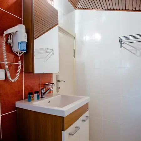 Alojamento de Acomodação e Pequeno-almoço Bybassios