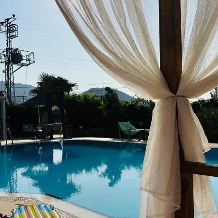 Bed & Breakfast Bybassios 3*