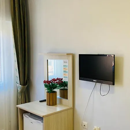 Bybassios Nocleg ze śniadaniem 3*