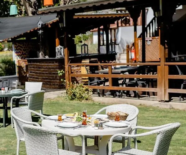 Alojamento de Acomodação e Pequeno-almoço Bybassios 3*